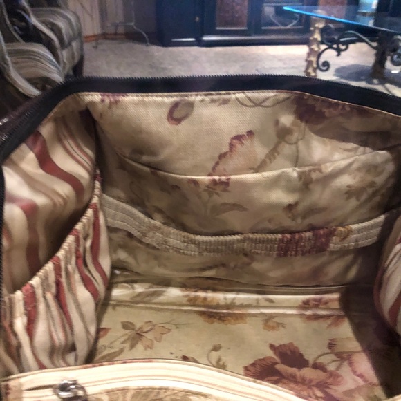 Brighten make up traveler.  All leather with silver  trimmings. - Picture 6 of 9